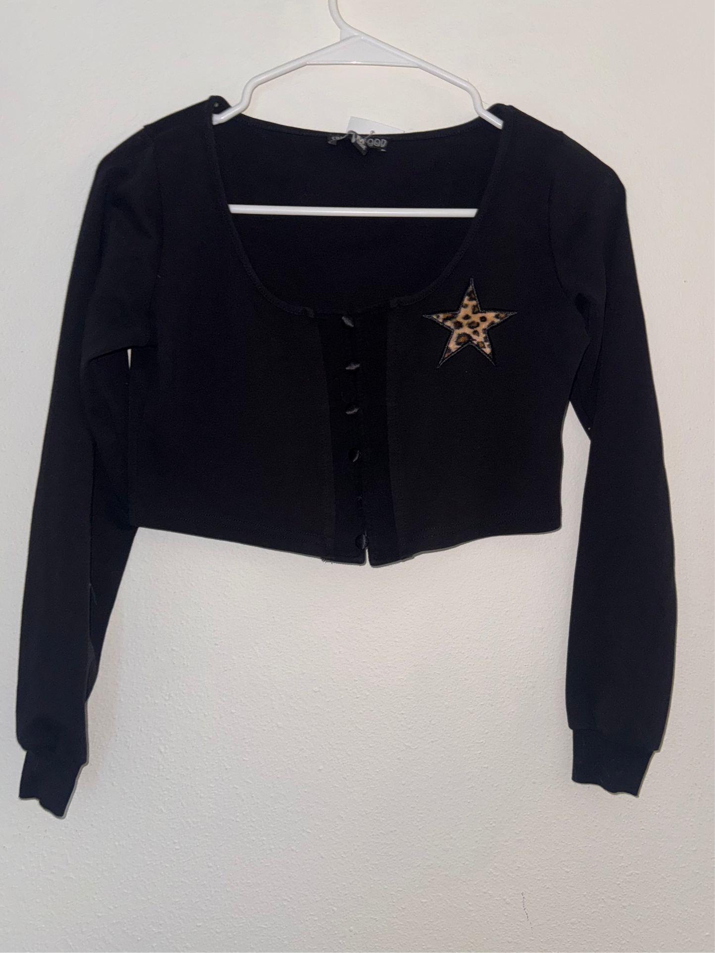 Long Sleeve Cropped Leopard Print Star Shirt