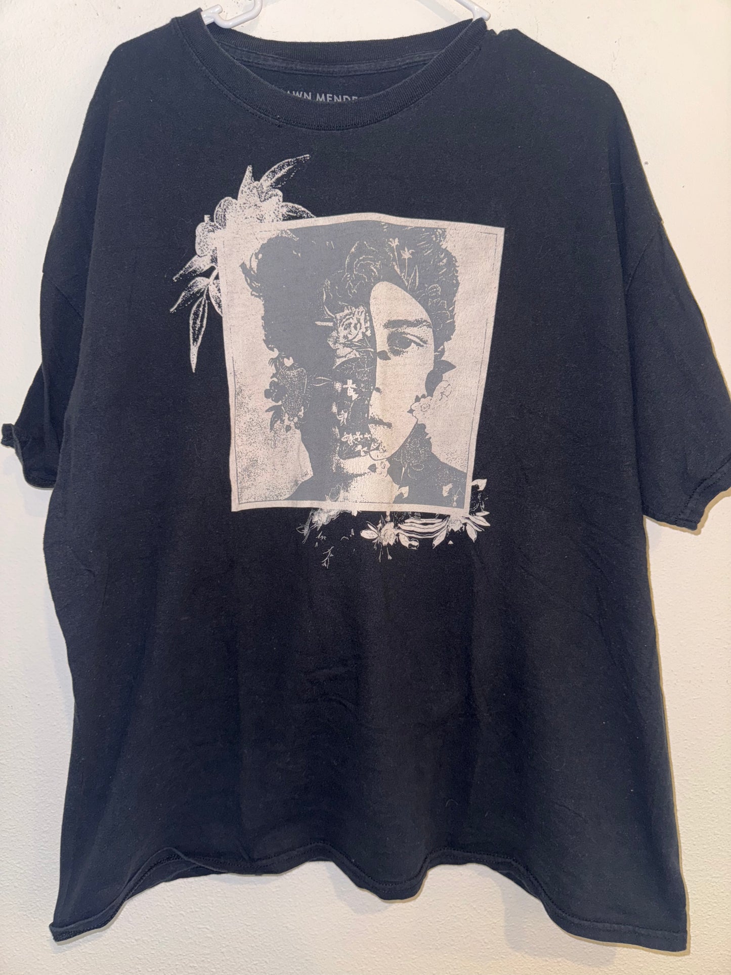 Black Shawn Mendes T-shirt